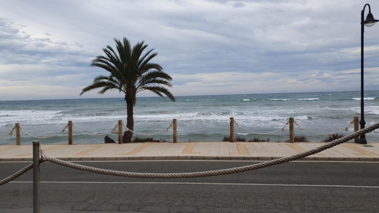 Apartamento En Primera Linea De Mar. Murcia Luaran gambar